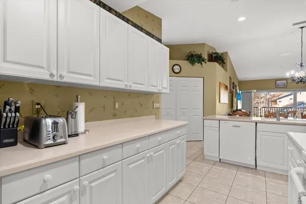 $230,000 | 7040 Strand Circle, Unit 201, Bradenton, FL 34203