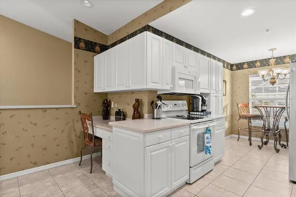 $230,000 | 7040 Strand Circle, Unit 201, Bradenton, FL 34203
