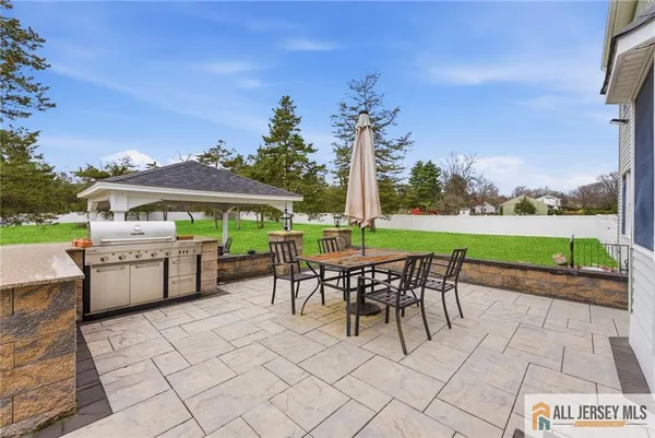 $900,000 | 66 Gates Road, Somerset, NJ 08873