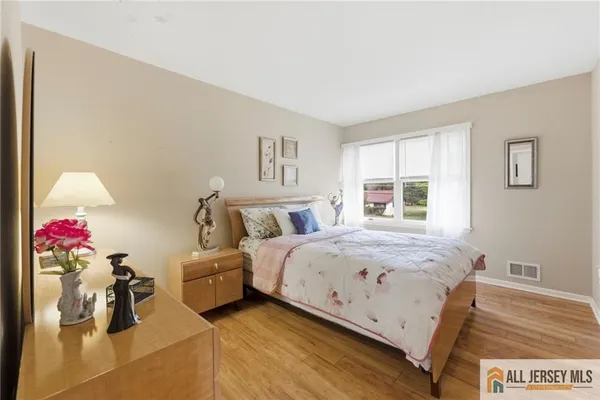 $900,000 | 66 Gates Road, Somerset, NJ 08873