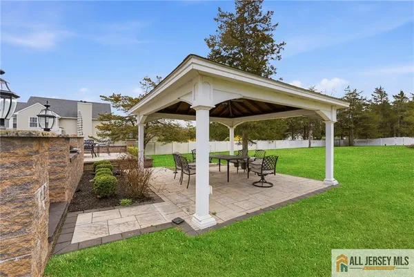 $900,000 | 66 Gates Road, Somerset, NJ 08873