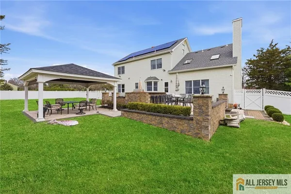 $900,000 | 66 Gates Road, Somerset, NJ 08873
