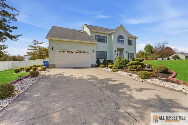 $900,000 | 66 Gates Road, Somerset, NJ 08873