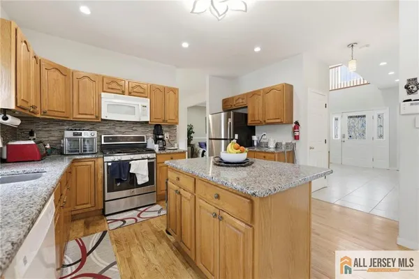 $900,000 | 66 Gates Road, Somerset, NJ 08873