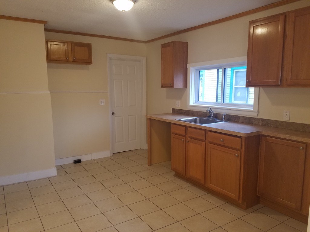 37 Dorchester Street Springfield, MA 01109 - Photo 2 of 17 Gallery Image 2