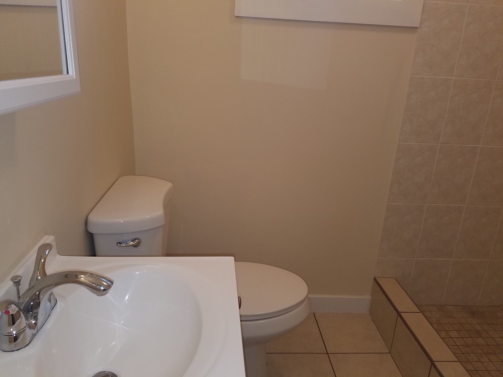 37 Dorchester Street Springfield, MA 01109 - Photo 5 of 17 Gallery Image 5