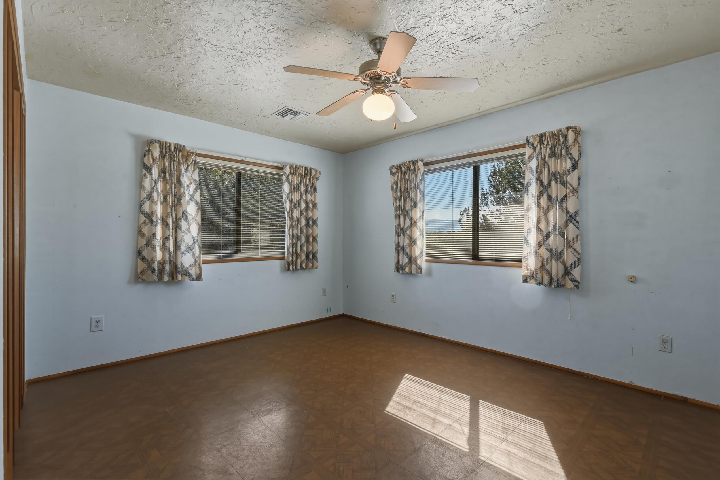 198 Lucky Lane Payson, AZ 85541 - Photo 12 of 31 a view of an empty room with windows