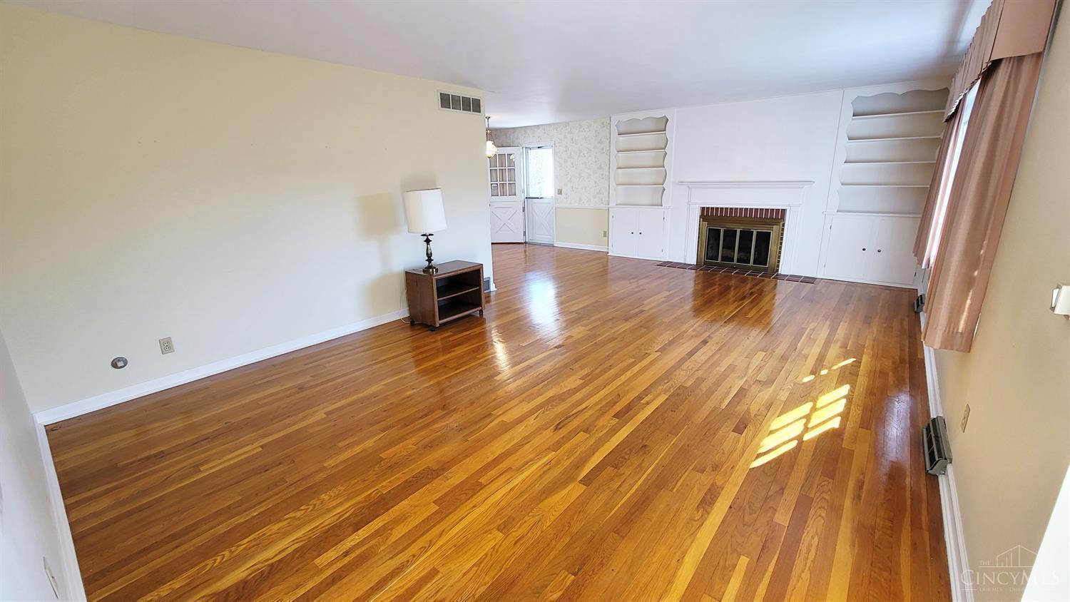 5976 Daleview Road Cincinnati, OH 45247 - Photo 6 of 22