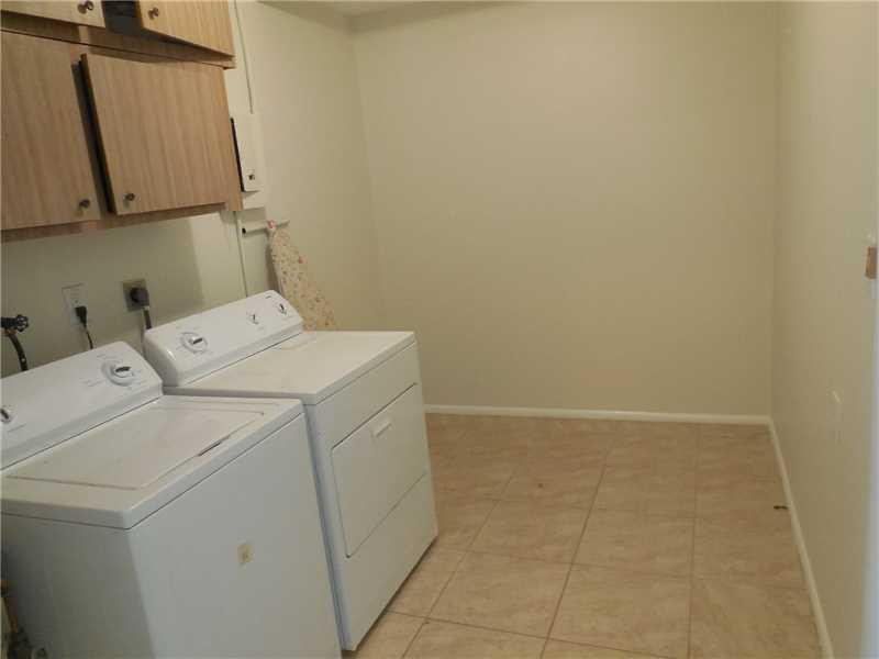 2630 Northeast 52nd Court Lighthouse Point, FL 33064 - Photo 15 of 17 Laundry Room