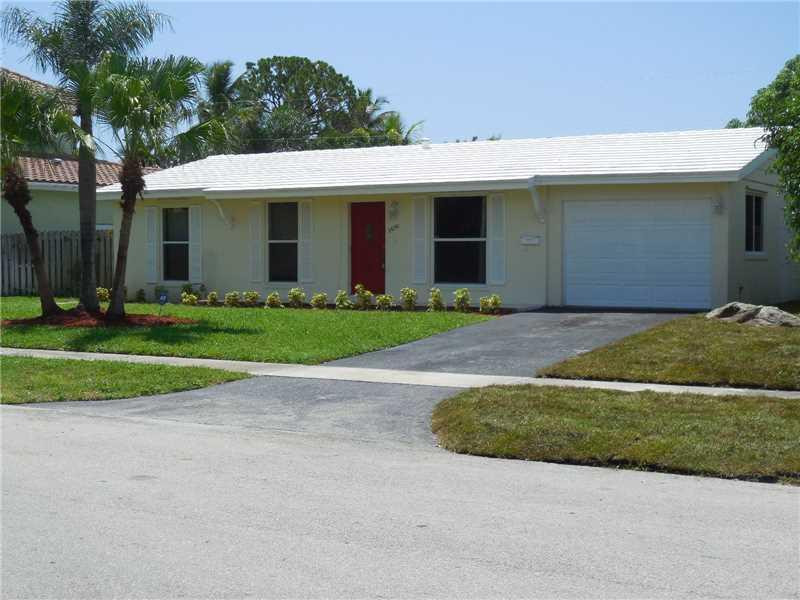 2630 Northeast 52nd Court Lighthouse Point, FL 33064 - Photo 17 of 17 Exterior Front