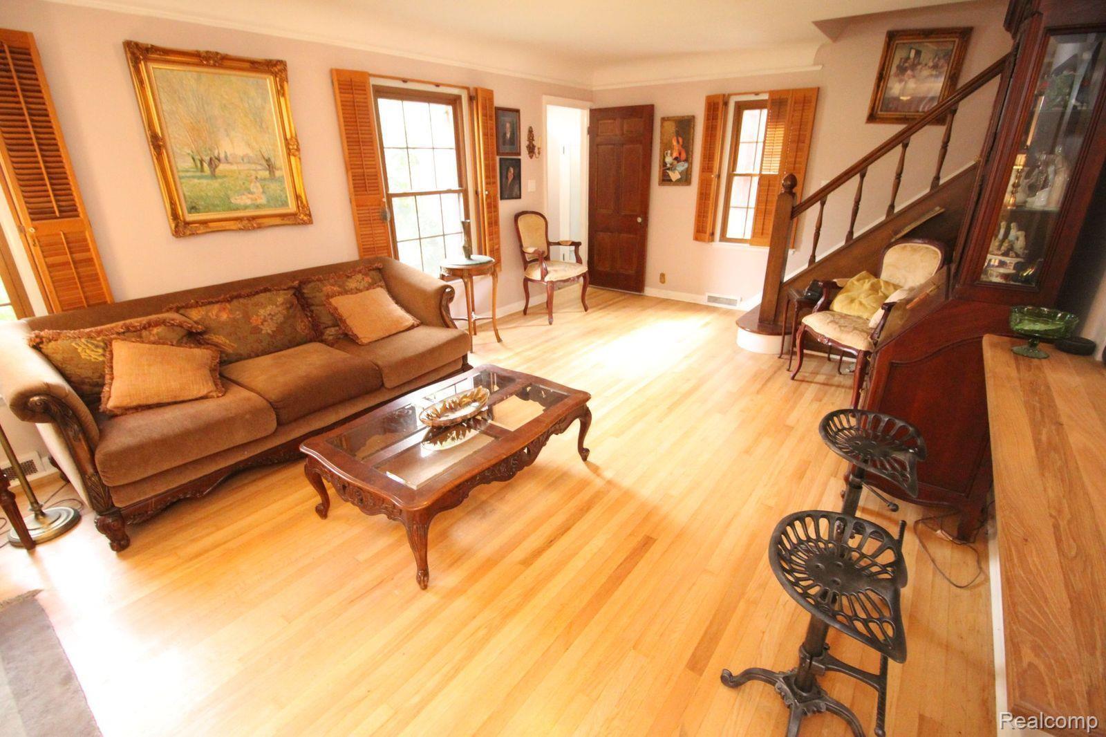 1747 Severn Road Grosse Pointe, MI 48236 - Photo 11 of 55 Gallery Image 11