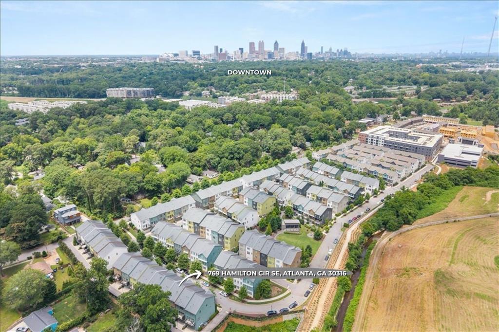 769 Hamilton Circle Southeast Atlanta, GA 30312 - Photo 2 of 22