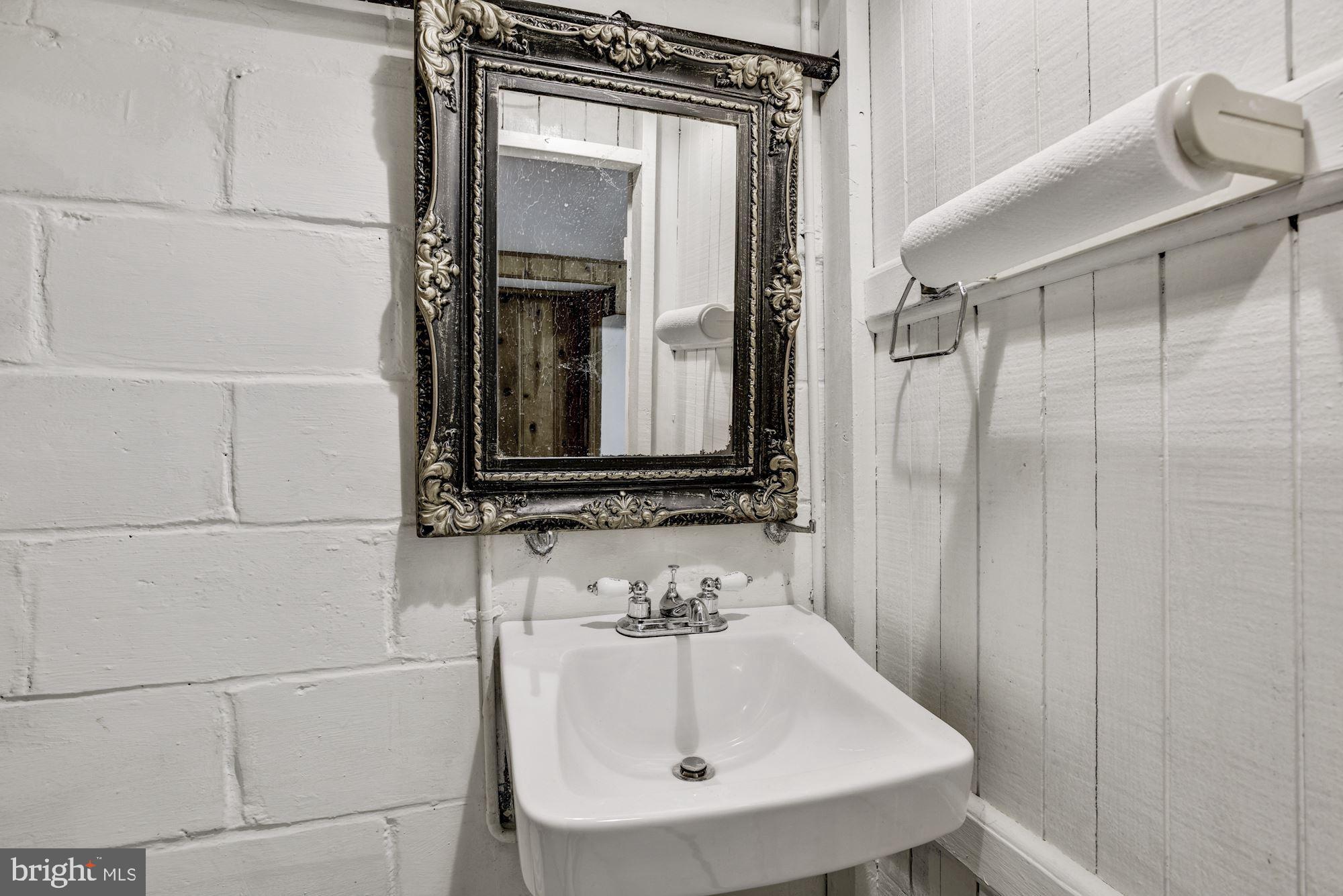 4117 Mountwood Road Baltimore, MD 21229 - Photo 17 of 24 Powder Room