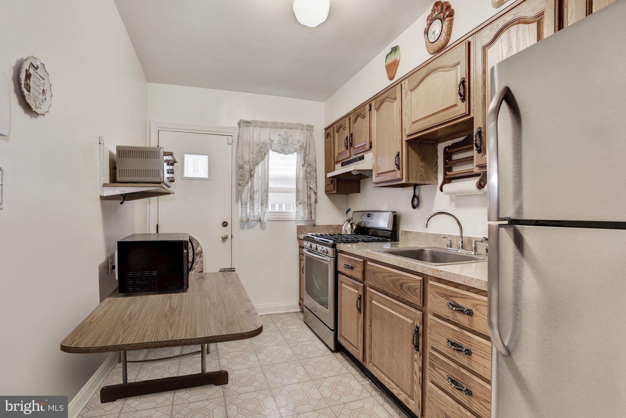 4117 Mountwood Road Baltimore, MD 21229 - Photo 7 of 24 Eat-in Kitchen