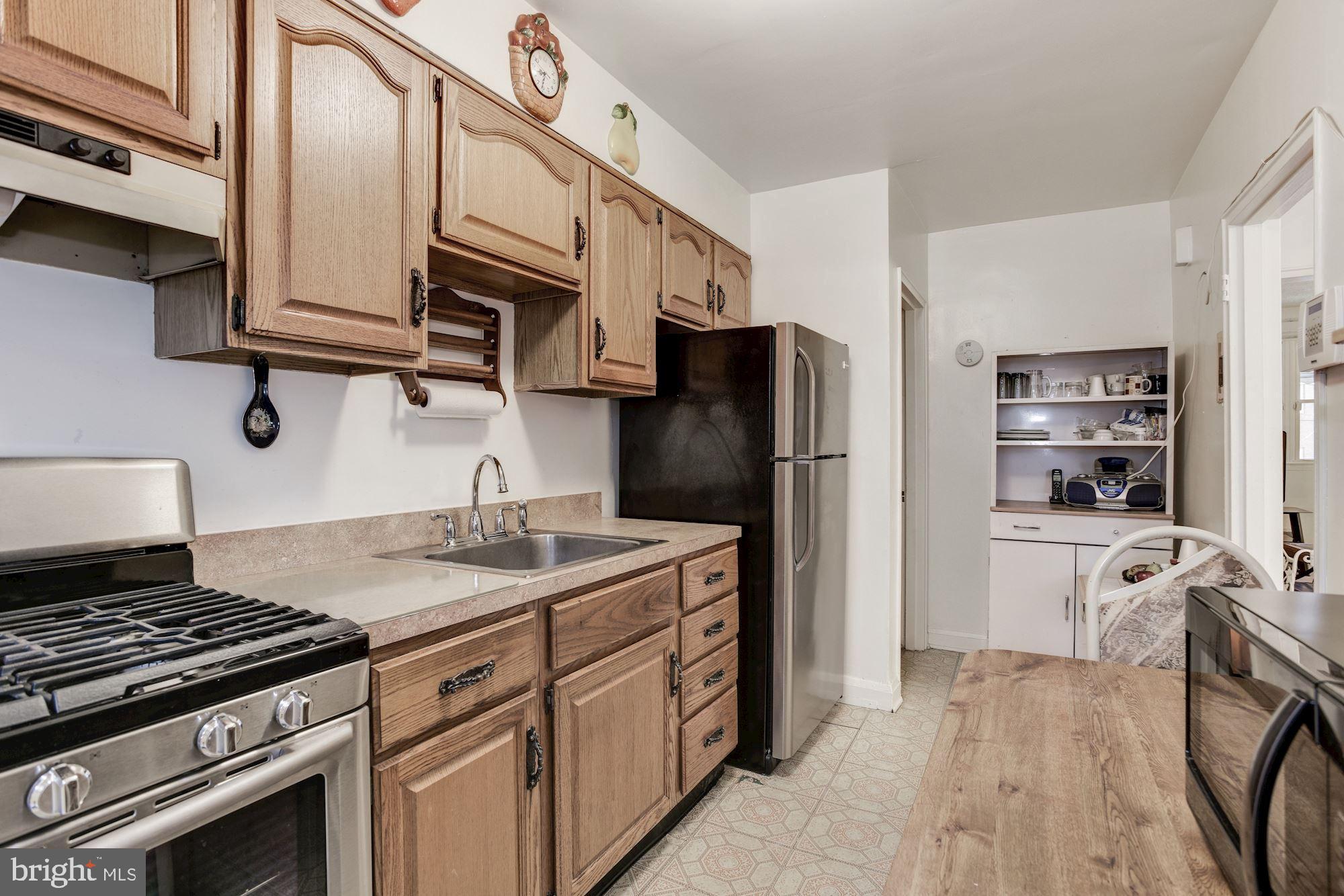 4117 Mountwood Road Baltimore, MD 21229 - Photo 8 of 24 Eat-in Kitchen
