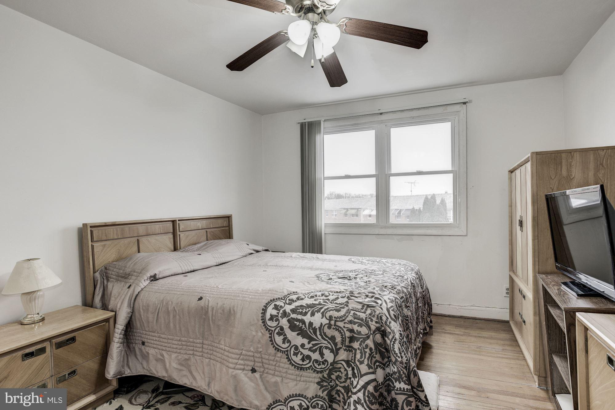 4117 Mountwood Road Baltimore, MD 21229 - Photo 10 of 24 Master Bedroom