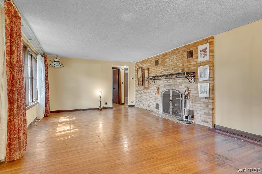 1935 Transit Road Elma, NY 14059 - Photo 7 of 30 Living Room