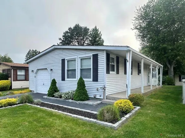 $167,000 | 16 Village Circle East, Manorville, NY 11949