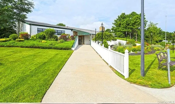 $167,000 | 16 Village Circle East, Manorville, NY 11949
