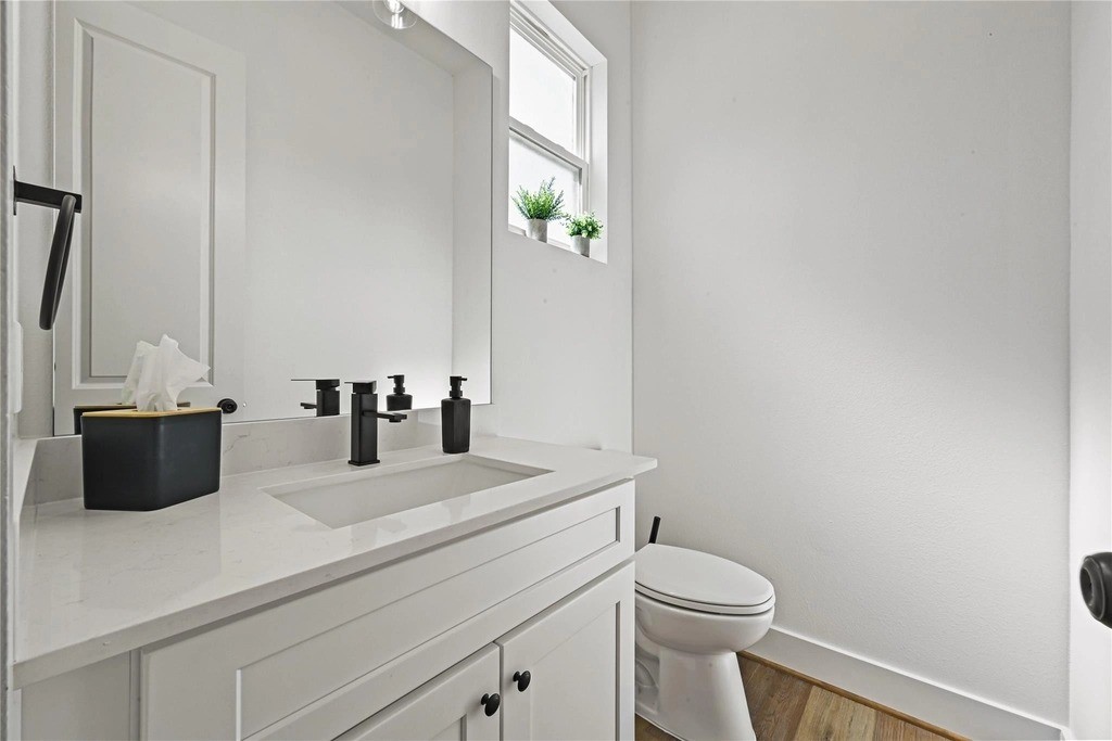 6534 Goldspier Street Houston, TX 77091 - Photo 15 of 26 Half Bath - 2nd Floor