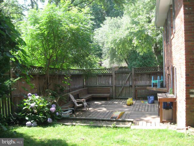 7912 Greeley Boulevard Springfield, VA 22152 - Photo 11 of 29 Exterior (General)