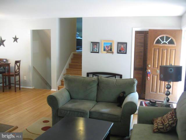 7912 Greeley Boulevard Springfield, VA 22152 - Photo 14 of 29 Living Room