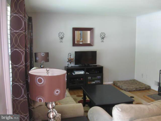 7912 Greeley Boulevard Springfield, VA 22152 - Photo 15 of 29 Living Room