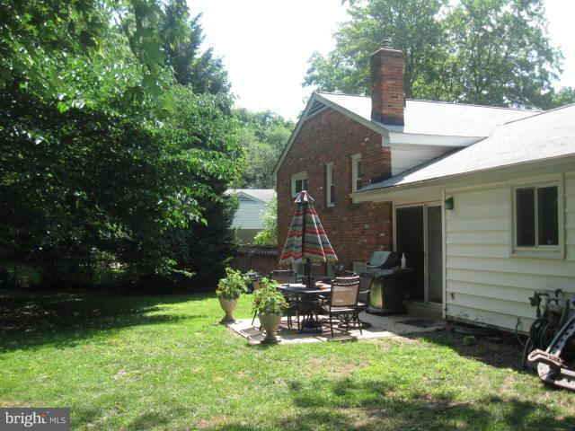 7912 Greeley Boulevard Springfield, VA 22152 - Photo 8 of 29 Exterior (General)