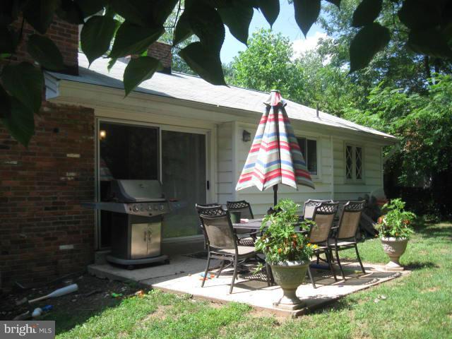 7912 Greeley Boulevard Springfield, VA 22152 - Photo 10 of 29 Exterior (General)