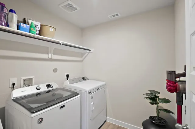 $2,300 | 127 Walnut Hl Court, Anahuac, TX 77514