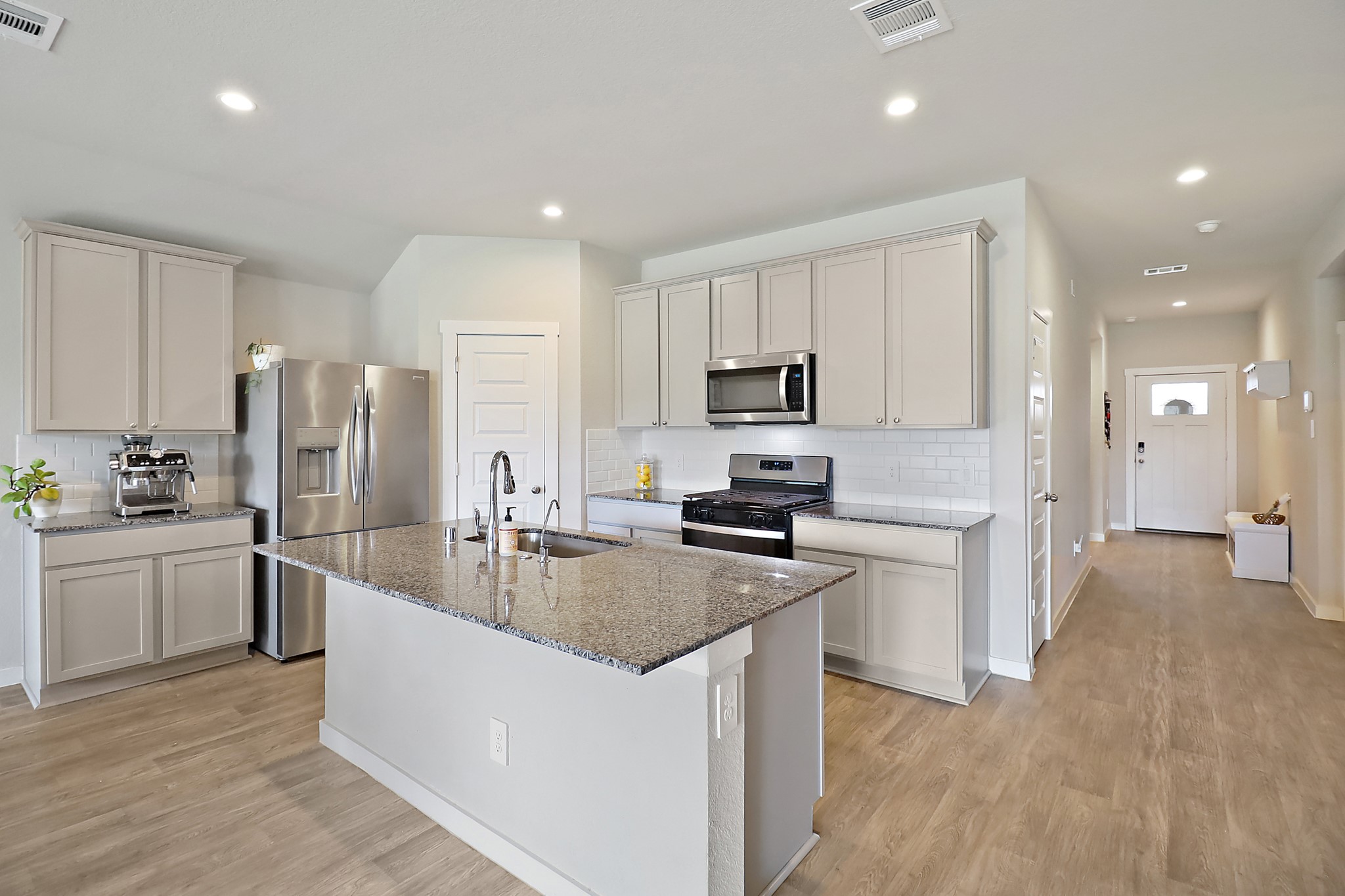 127 Walnut Hl Court Anahuac, TX 77514 - Photo 13 of 28