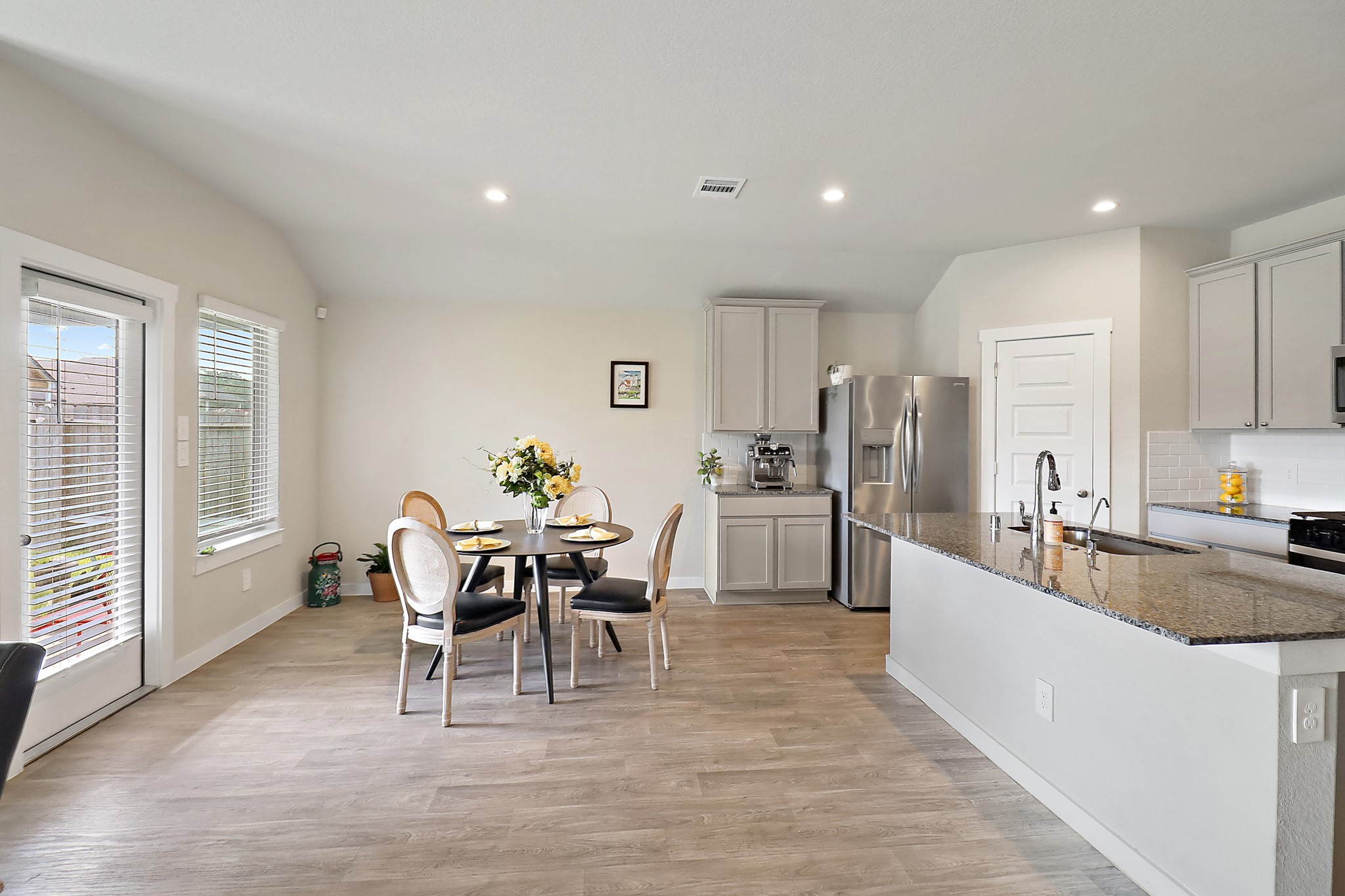 127 Walnut Hl Court Anahuac, TX 77514 - Photo 14 of 28