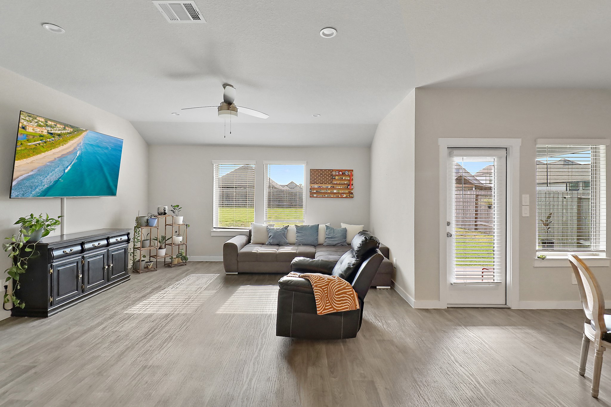 127 Walnut Hl Court Anahuac, TX 77514 - Photo 17 of 28