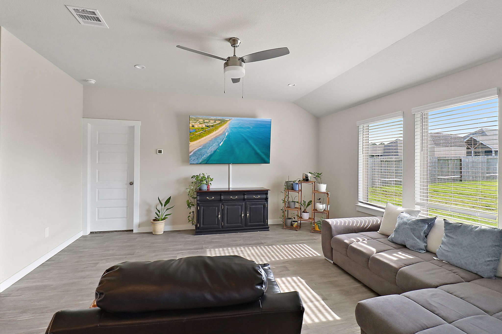 127 Walnut Hl Court Anahuac, TX 77514 - Photo 18 of 28