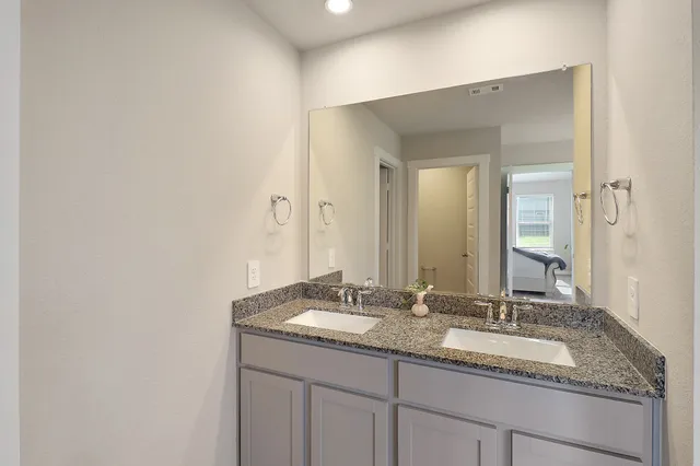 $2,300 | 127 Walnut Hl Court, Anahuac, TX 77514