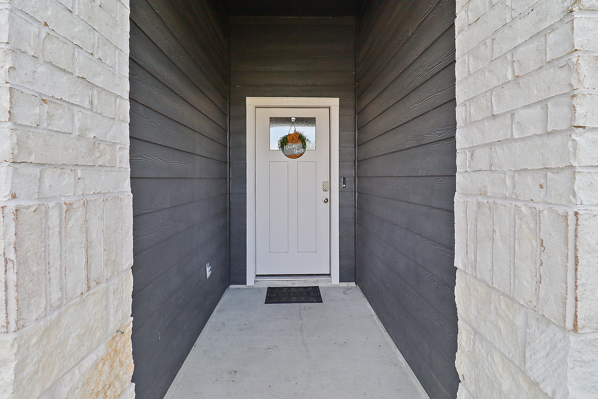 127 Walnut Hl Court Anahuac, TX 77514 - Photo 4 of 28