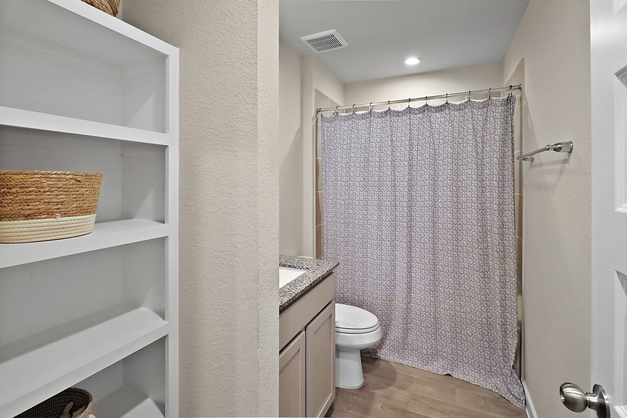 127 Walnut Hl Court Anahuac, TX 77514 - Photo 7 of 28