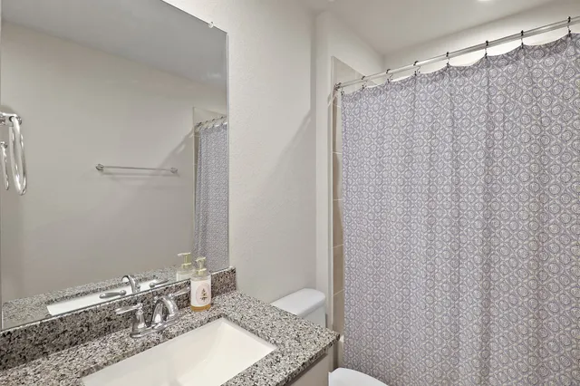 $2,300 | 127 Walnut Hl Court, Anahuac, TX 77514