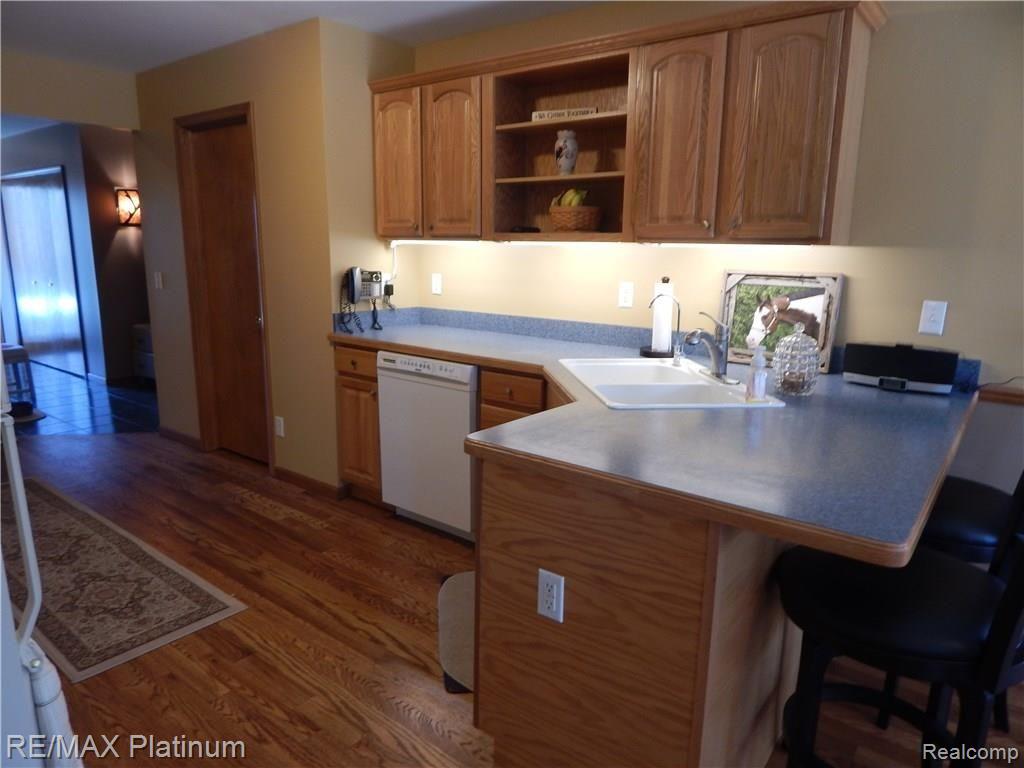 19283 Hickory Ridge Road Fenton, MI 48430 - Photo 22 of 72 DSCN3832.JPG