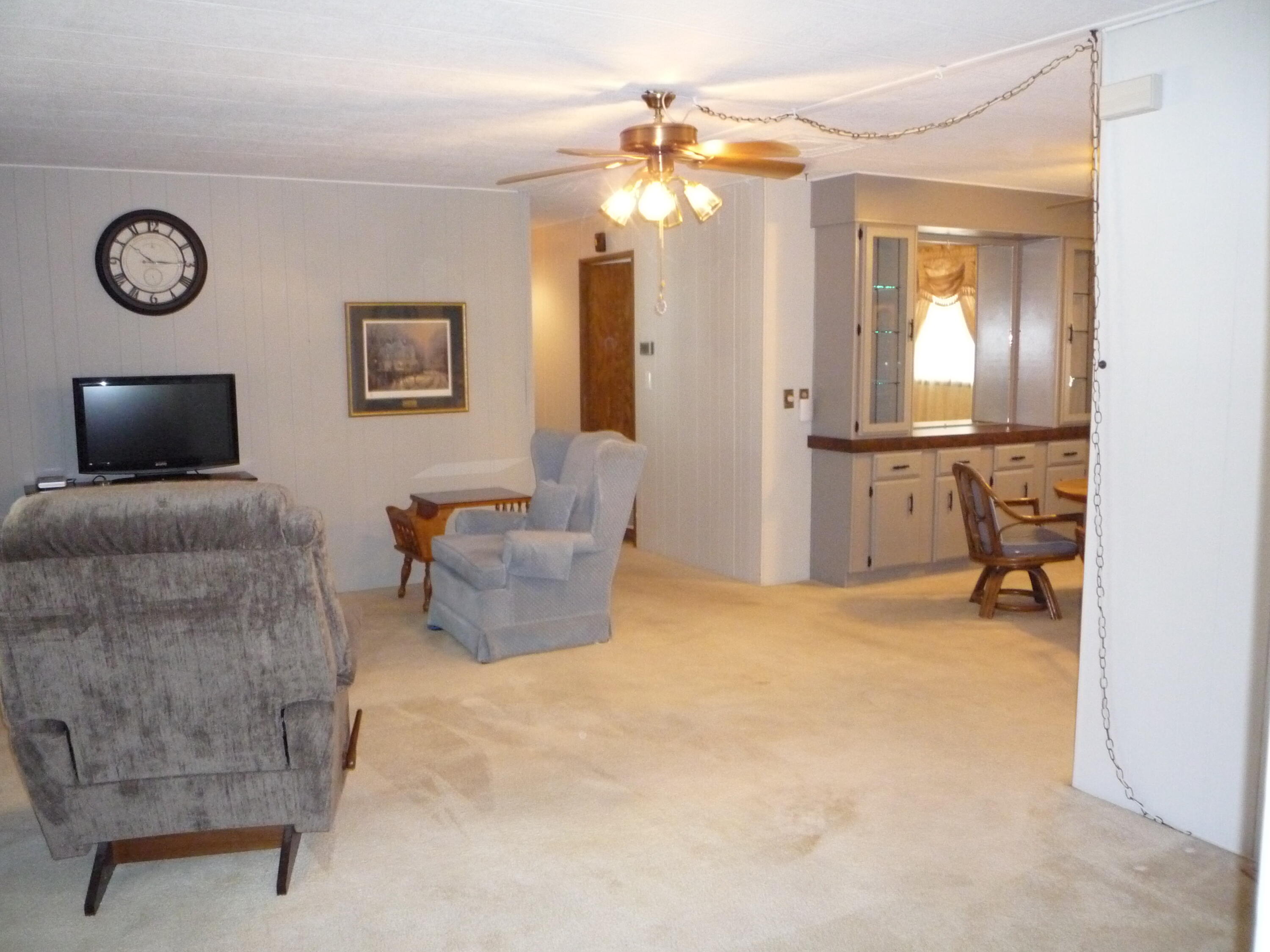 301 Freeman Road, Unit 85 Central Point, OR 97502 - Photo 4 of 25 P1020663
