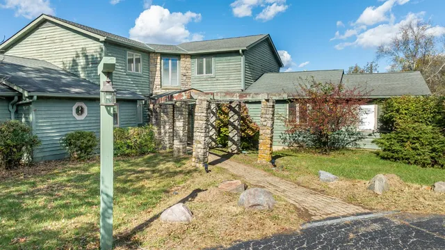 $675,000 | 6118 Highway 48, Lawrenceburg, IN 47025