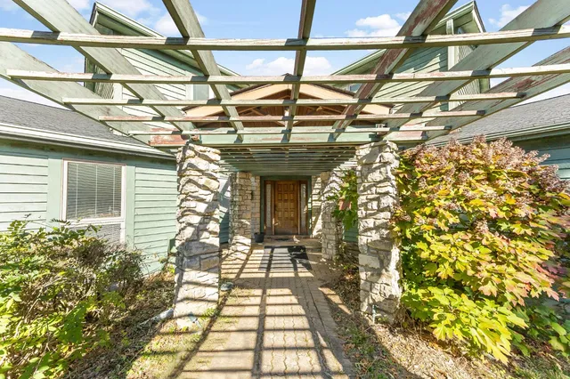 $675,000 | 6118 Highway 48, Lawrenceburg, IN 47025