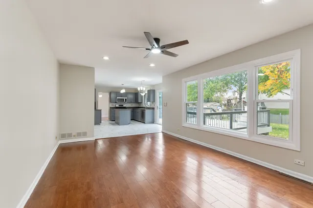 $449,000 | 427 Bradford Place, Bolingbrook, IL 60490