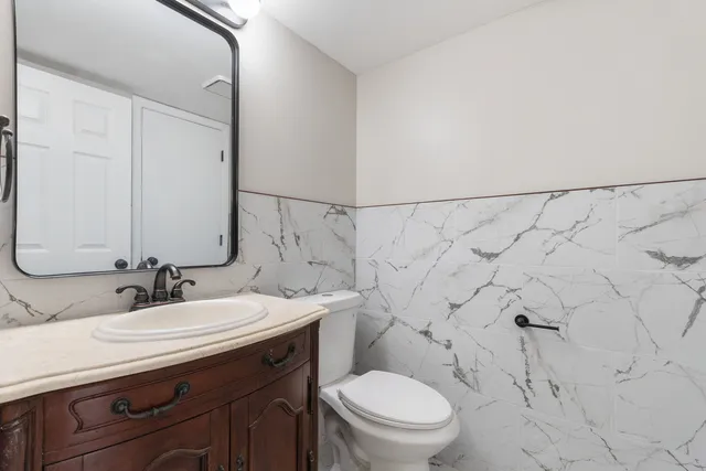 $449,000 | 427 Bradford Place, Bolingbrook, IL 60490