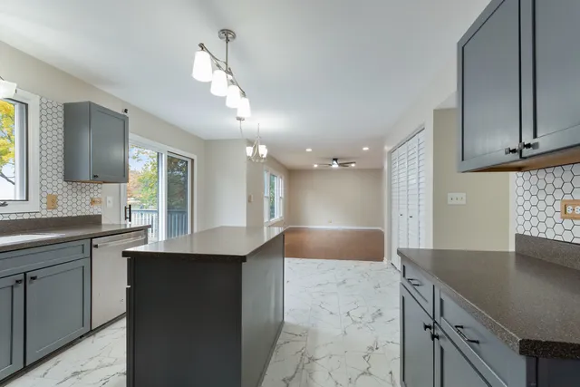 $449,000 | 427 Bradford Place, Bolingbrook, IL 60490