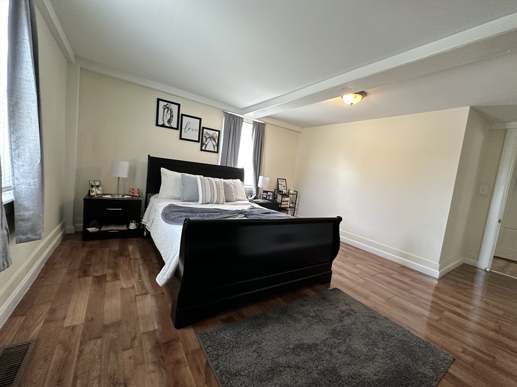 78 Upland Street Worcester, MA 01607 - Photo 7 of 24