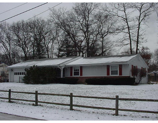 63 Clarence Road Bellingham, MA 02019 - Photo 1 of 5 Gallery Image 1