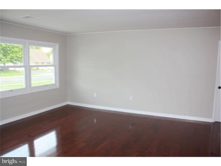 37 Prunewood Road Levittown, PA 19056 - Photo 4 of 19 Gallery Image 4