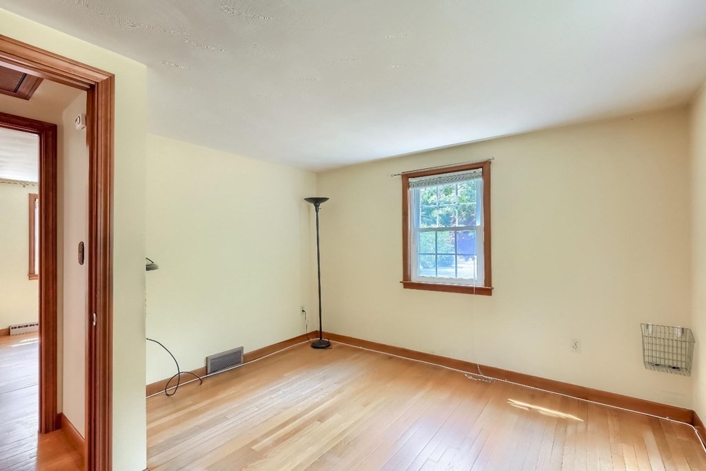 85 Queens Brook Road Pembroke, MA 02359 - Photo 14 of 31 Gallery Image 14