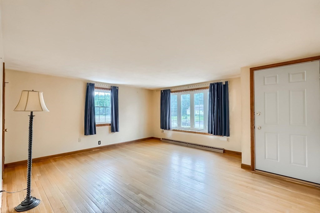 85 Queens Brook Road Pembroke, MA 02359 - Photo 3 of 31 Gallery Image 3